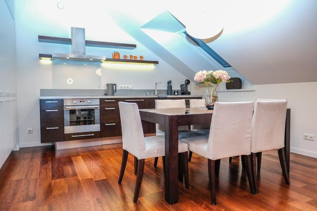 #stayhere - Spacious Luxury Town Hall 3bdr Appartamento VNO